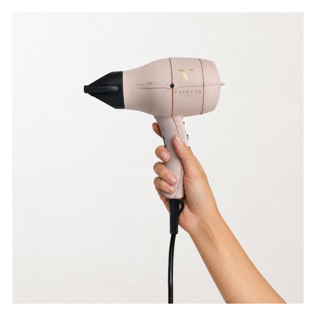 Velecta - Iconic TGR 1.7 - Coffret sèche-cheveux rose poudré avec marquage or + Diffuseur