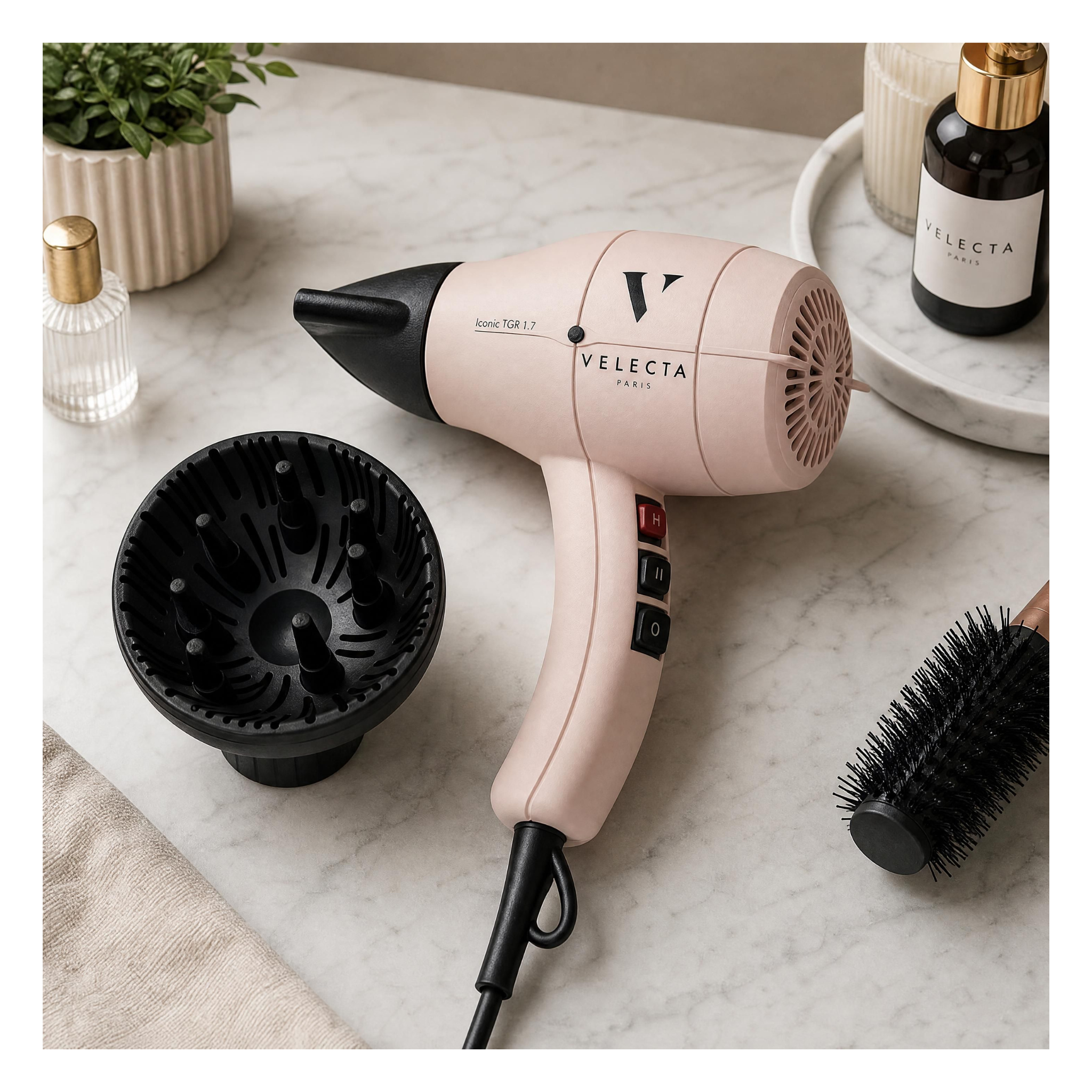 Velecta - Iconic TGR 1.7 - Coffret sèche-cheveux rose poudré + Diffuseur